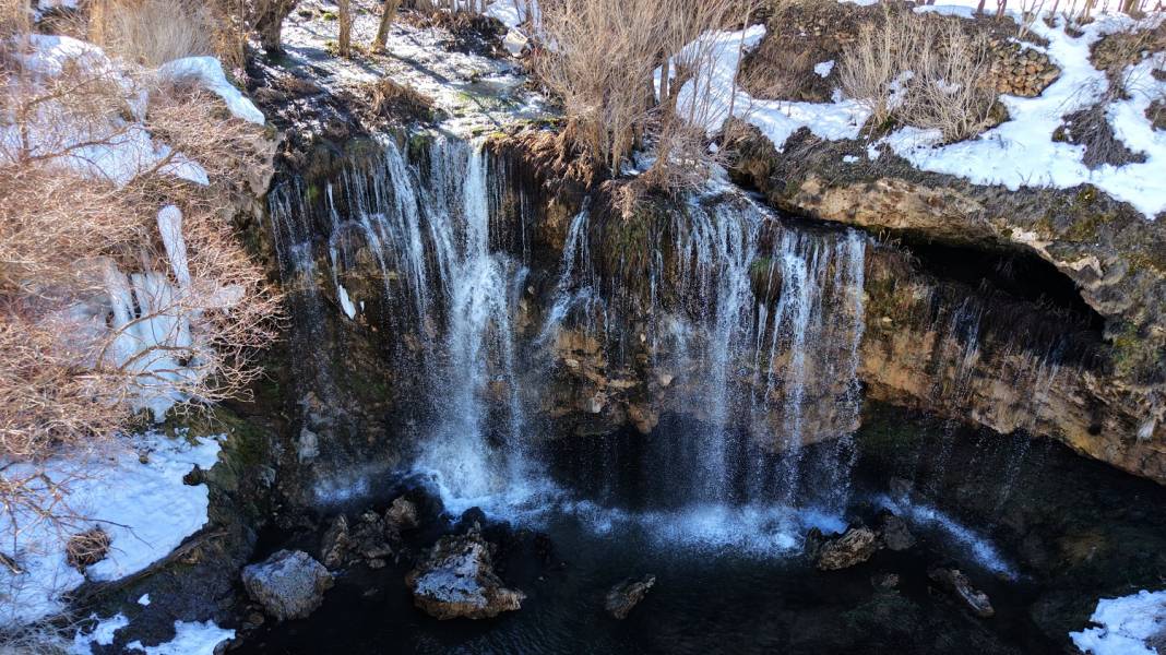 Sivas’ı saklı cenneti Değirmenaltı Şelalesi ziyaretçilerini bekliyor 5
