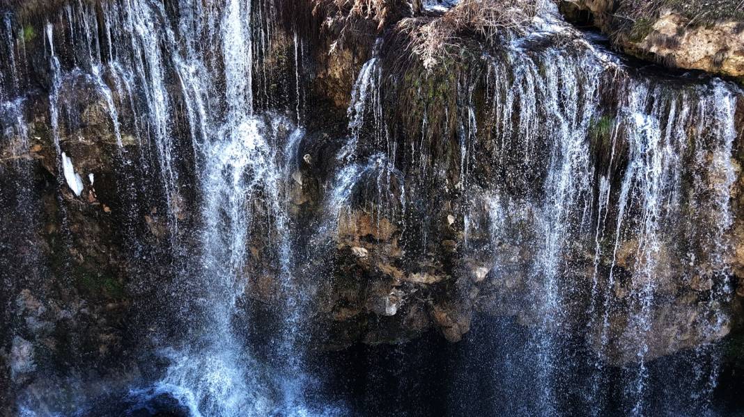 Sivas’ı saklı cenneti Değirmenaltı Şelalesi ziyaretçilerini bekliyor 2