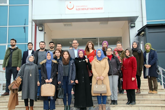 ADAY ÖĞRETMENLER HASTALARI ZİYARET ETTİ