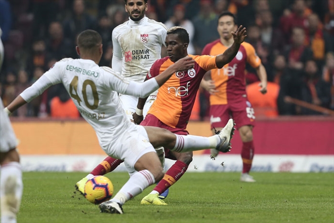 KELEŞ´İN BİLEĞİNİ CİMBOM BÜKTÜ