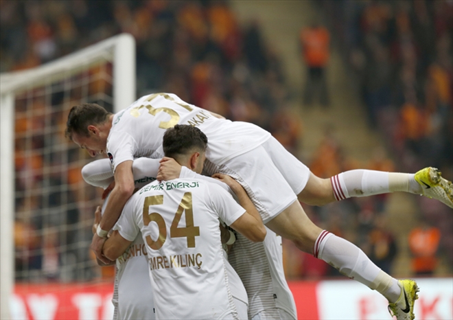 GOL YÜKÜ ROBİNHO´NUN