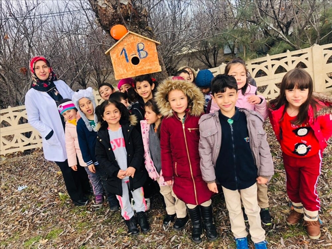 MİNİK ELLERDEN YUVASIZ KUŞLARA