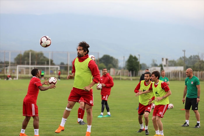 SİVASSPOR ANTALYA´DA TOPBAŞI YAPACAK