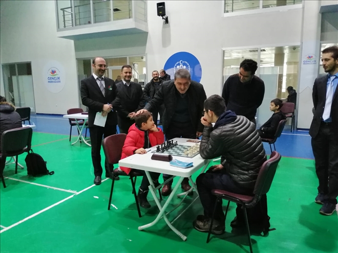 SATRAÇ´TA İLK HAMLE MÜDÜR´DEN