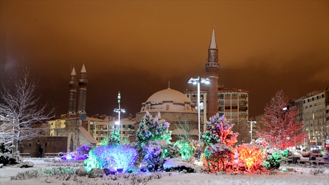 844 KÖY YOLU KARDAN KAPANDI