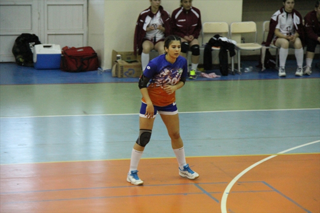 BAŞARILI HENTBOLCU AMELİYAT OLDU