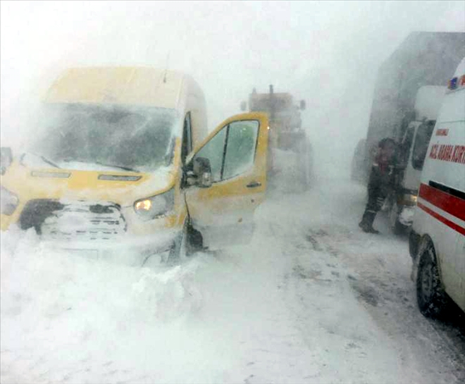 SİVAS-ERZİNCAN KARA YOLU ULAŞIMA KAPANDI