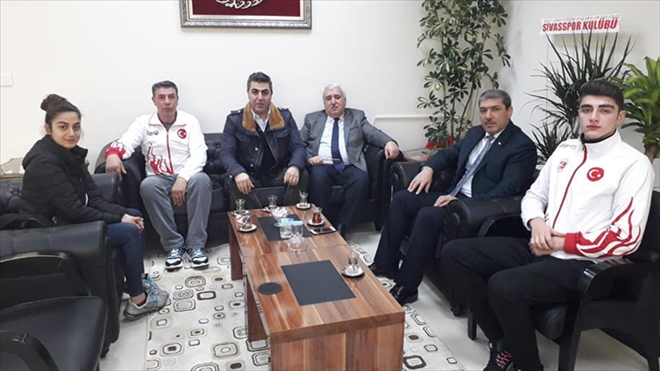 MÜDÜR TUNÇ, TEBRİK ETTİ