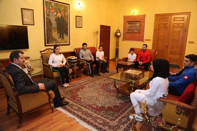 VALİ OKÇULARA BAŞARILAR DİLEDİ