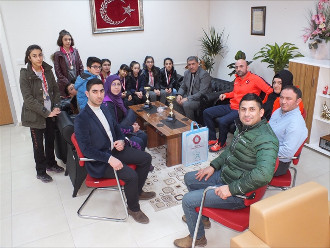 MÜDÜR TUNÇ, JUDOCULARI TEBRİK ETTİ