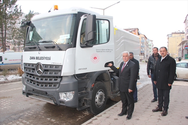 ZARA´YA YOL SÜPÜRME ARACI HİBE EDİLDİ