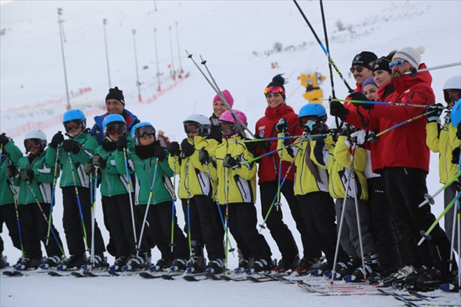 KAYAK EĞİTİMLERİ SÜRÜYOR