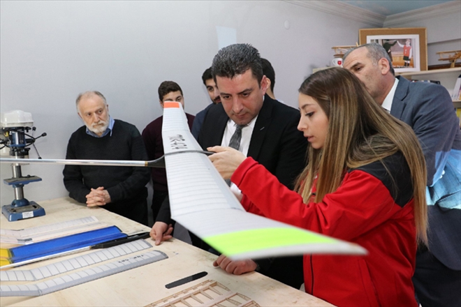 MODEL UÇAKLARI İNCELEDİ