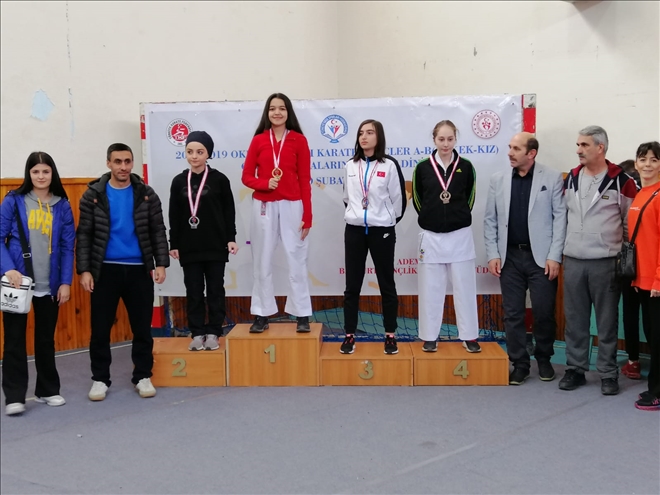 MADALYALARI TOPLADILAR