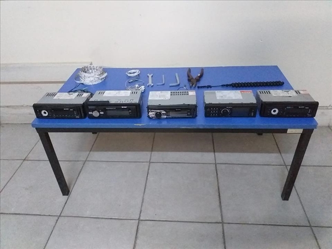 TEYP HIRSIZLARI YAKALANDI