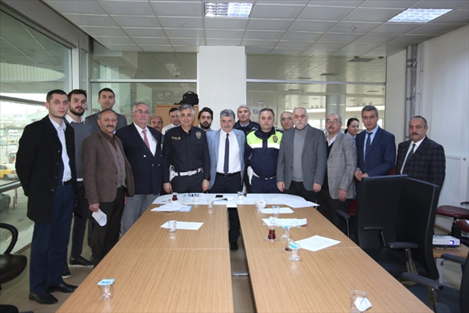 OTOBÜSÇÜLERE ?YOL VE TRAFİK GÜVENLİĞİ´ UYARISI