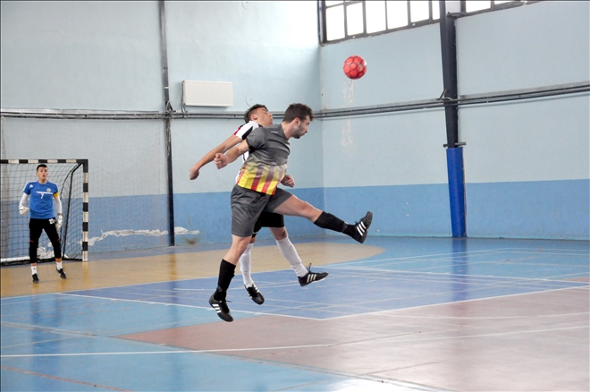 SALON FUTBOLU BAŞLADI