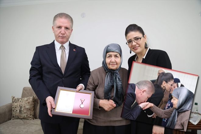 BAĞIŞÇI KATURMAN´A GÜMÜŞ MADALYA