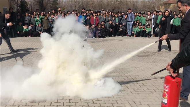 AYÇ OKULUNU 70 SANİYEDE BOŞALTTILAR