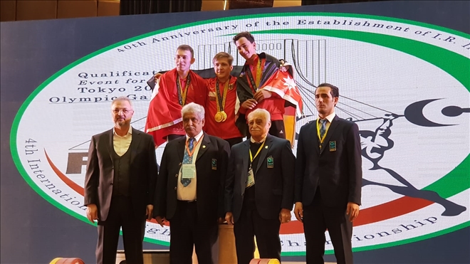 SİVASLI CANER TOPTAŞ 3 MADALYA BİRDEN KAZANDI