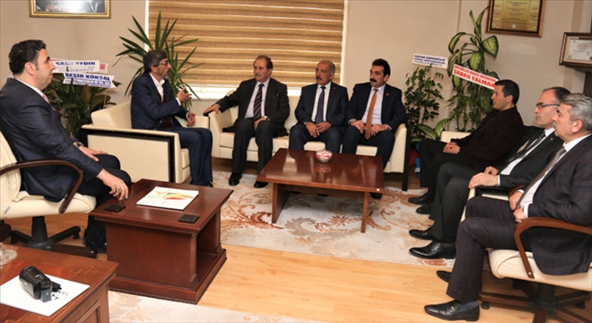 TEBRİK ETTİ, BAŞARI DİLEDİ