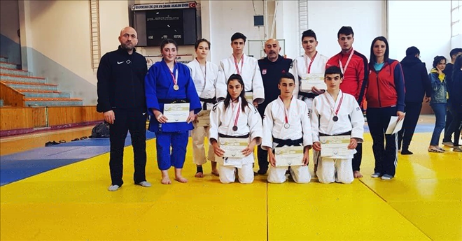 JUDOCULAR 14 MADALYA KAZANDI