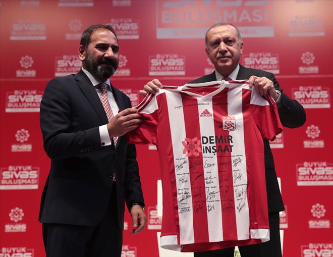 ERDOĞAN´A SİVASSPOR FORMASI