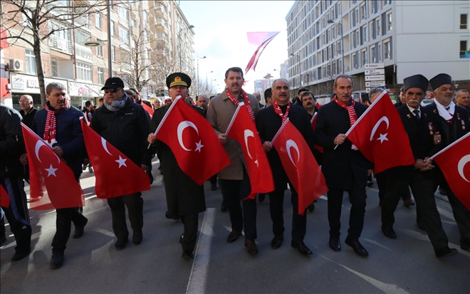 2 BİN KİŞİ ŞEHİTLER İÇİN YÜRÜDÜ