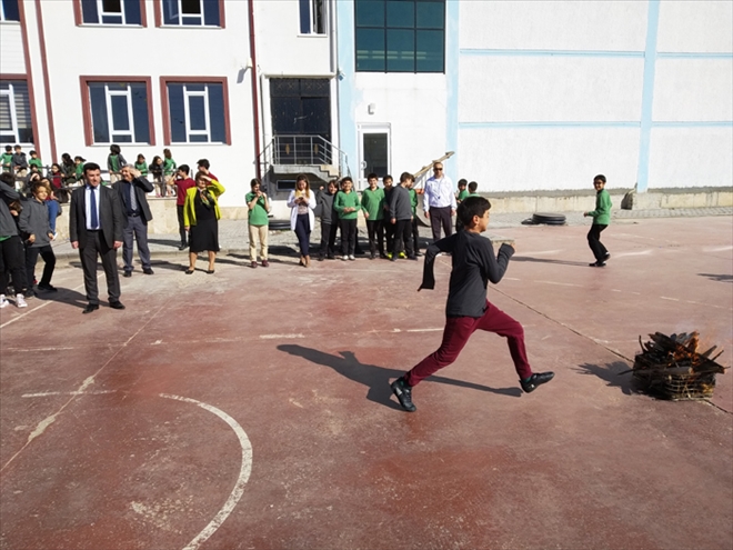 AYÇ´DE NEVRUZ KUTLAMASI