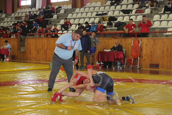 GÜREŞ MÜSABAKALARI SPOR LİSESİNDE YAPILACAK