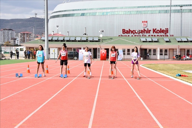 YARIŞLAR BEĞENİ TOPLADI