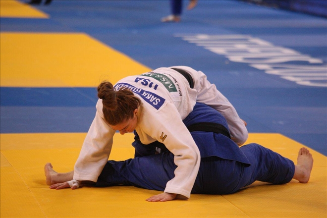 ALMALI, YUNANİSTAN´DA MÜCADELE ETTİ