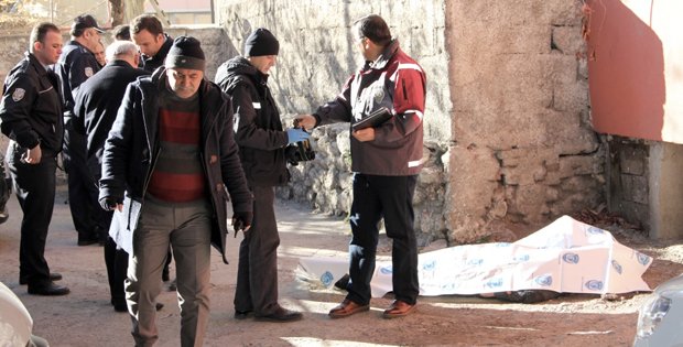 BOŞ ARAZİDE CESET BULUNDU