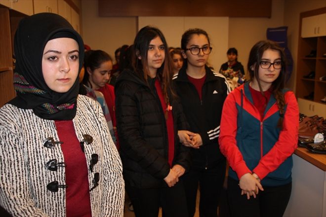 KIZ ÖĞRENCİLER HAYAT AĞACI DERNEĞİ´Nİ GEZDİ