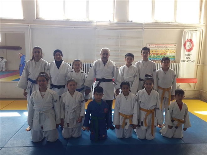 MÜDÜRLER ANTRENMAN YAPTI