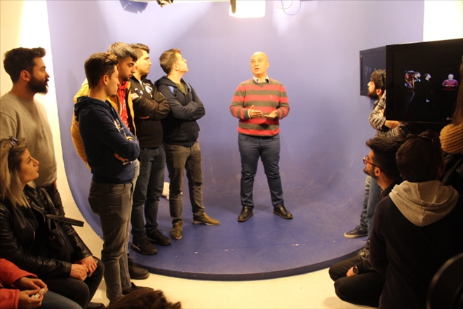 İLETİŞİMCİLER TRT´Yİ GEZİ