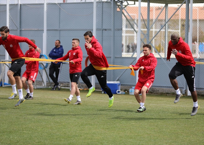 SİVASSPOR´DA TEMPO ARTTI