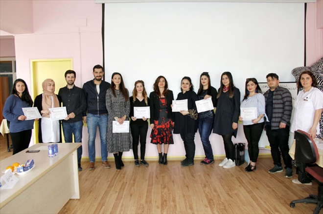 BİLİNÇLİ ANNE ADAYLARINA SERTİFİKA