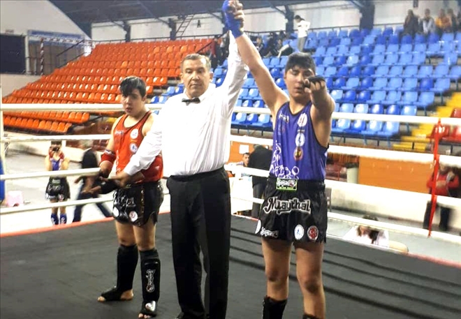 3 MADALYA İLE DÖNDÜLER