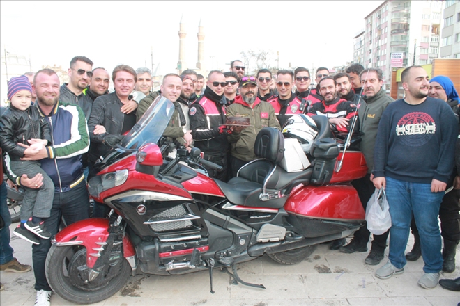 MOTOSİKLETÇİLERDEN ANLAMLI ETKİNLİK - video