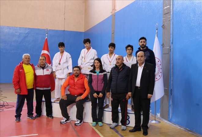 SİVASLI JUDOCULAR FİNALE YÜKSELDİ