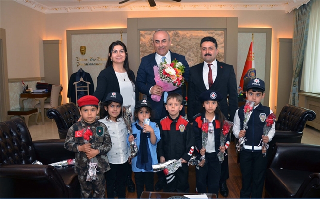 ÖĞRENCİLERDEN EMNİYETE ZİYARET