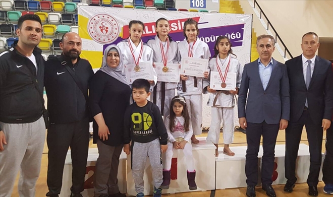 BEGÜM NAZ, TÜRKİYE İKİNCİSİ OLDU