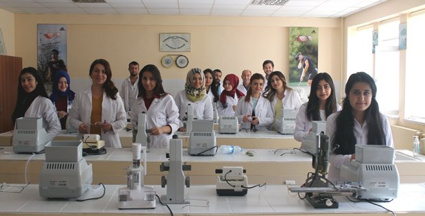 "GÖZLÜK YAPMAK ÖZEL BİR SANATTIR"