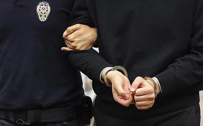 ESKİ POLİSE FETÖ GÖZALTISI