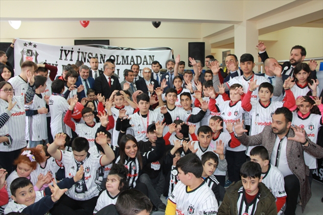 BEŞİKTAŞ´TAN ÖRNEK DAVRANIŞ -video