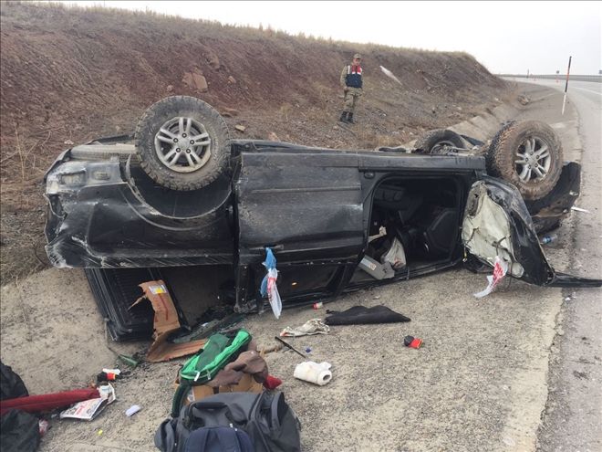 GEMEREK´TE TRAFİK KAZASI : 3 YARALI