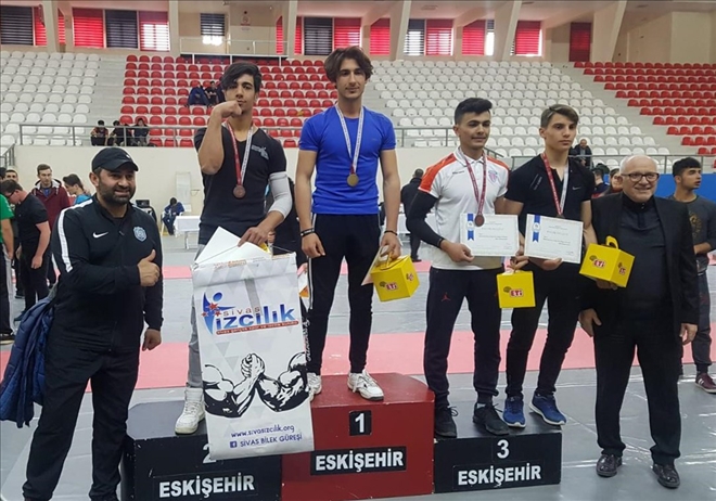 BİLEK GÜREŞİNDE DERECE GELDİ