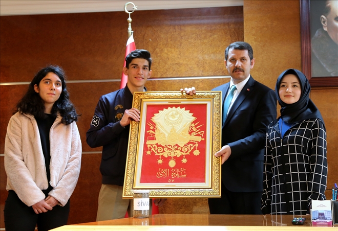 DİPLOMA GÖTÜREN ÖĞRENCİLER SANCAKLA DÖNDÜ