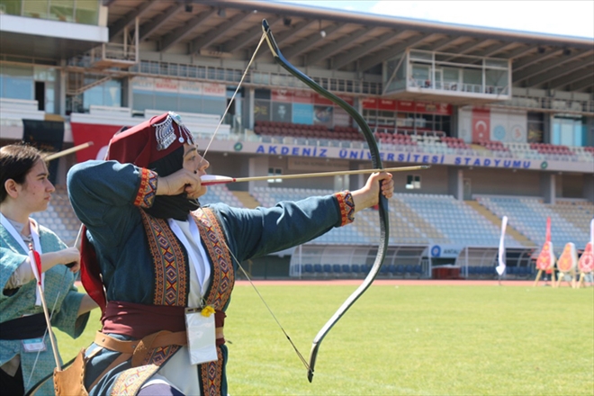 OKÇULARDAN TAM İSABET